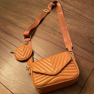 LIKE NEW Crossbody Bag with Coin Bag